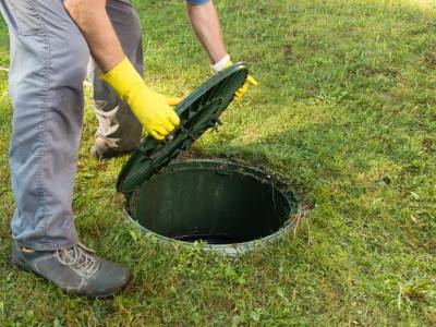 Septic tank lid during decommissioning